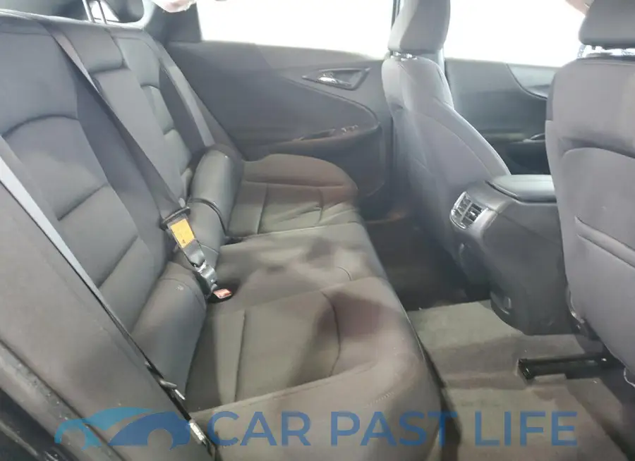 1G1ZD5ST7PF246818# 10