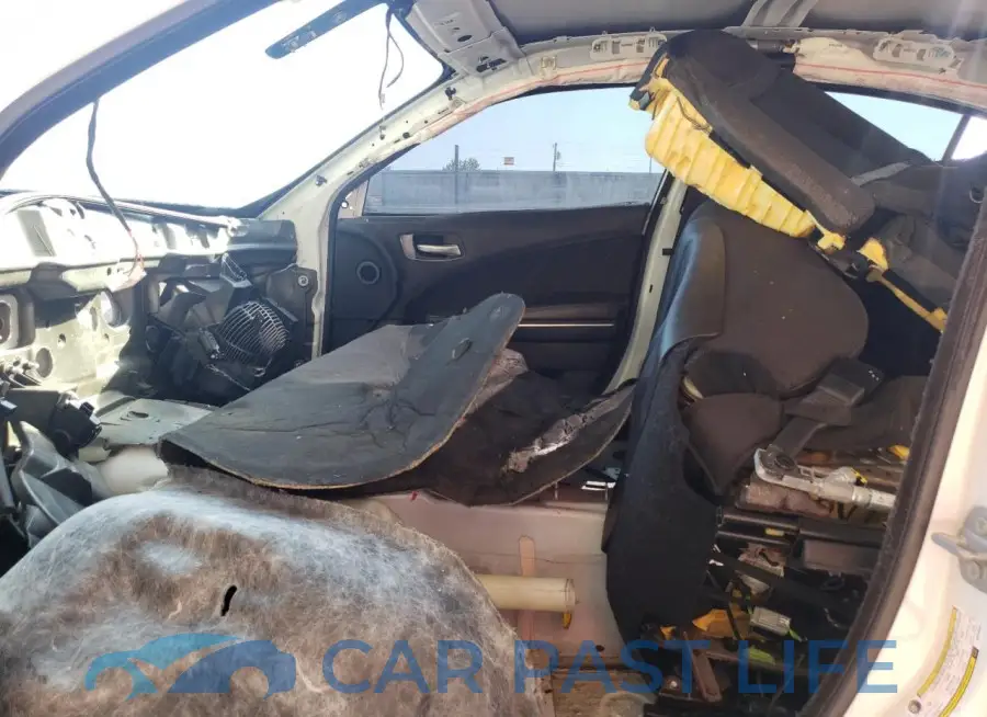 2C3CDXCT4HH528524# 7