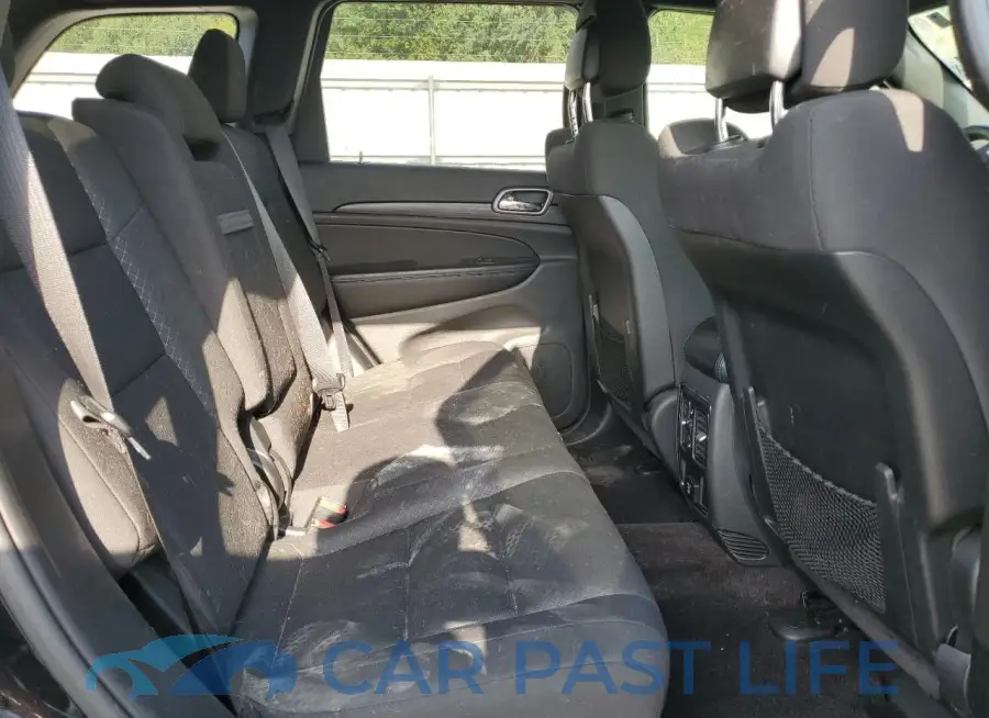 1C4RJEAG6KC571975# 11