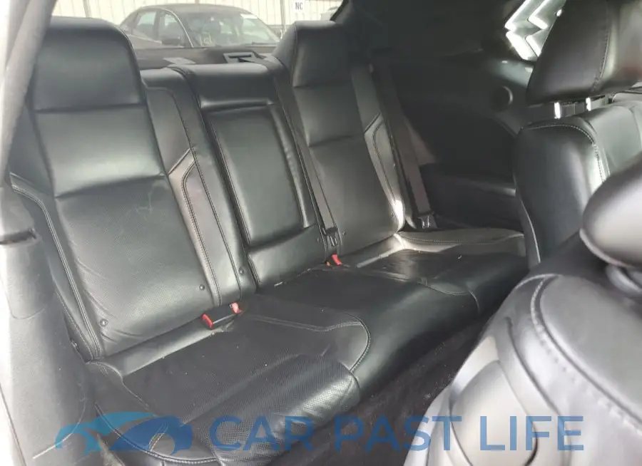 2C3CDZAG8GH353372# 10