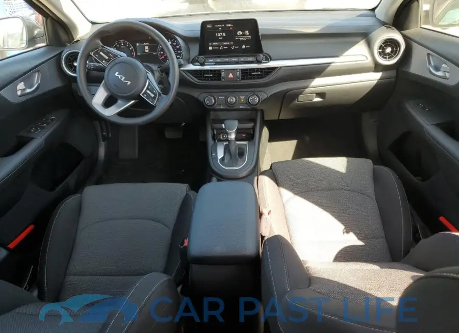 3KPF24AD9RE780985# 8