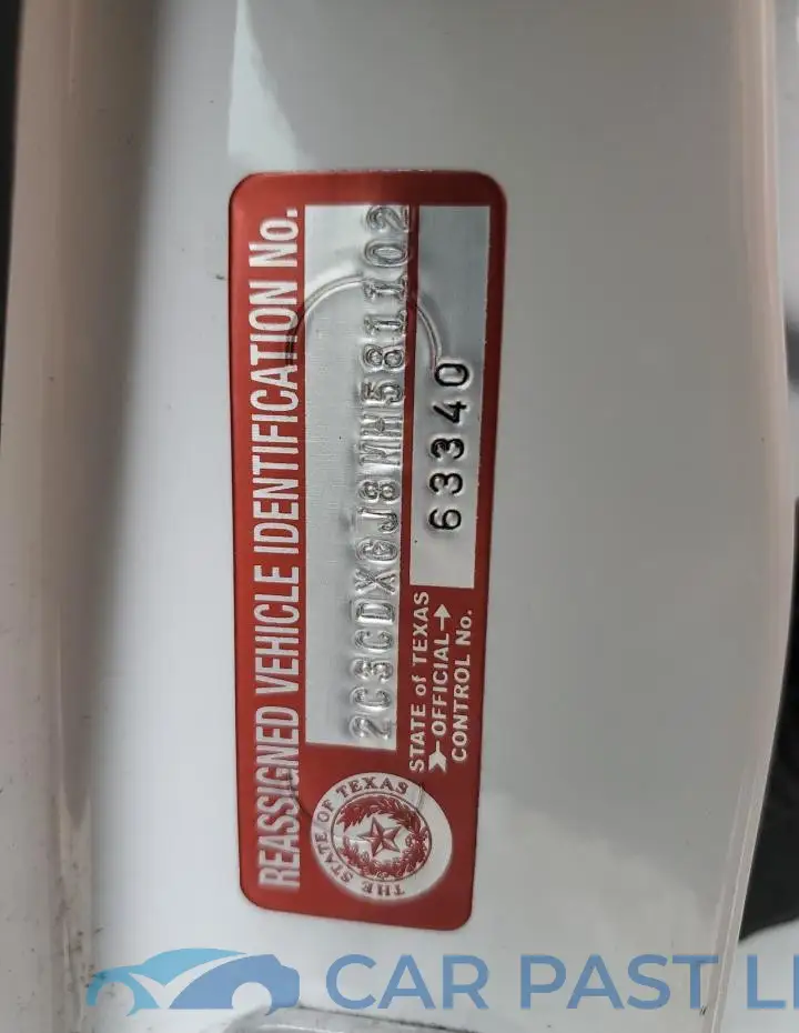 2C3CDXGJ8MH581102# 12