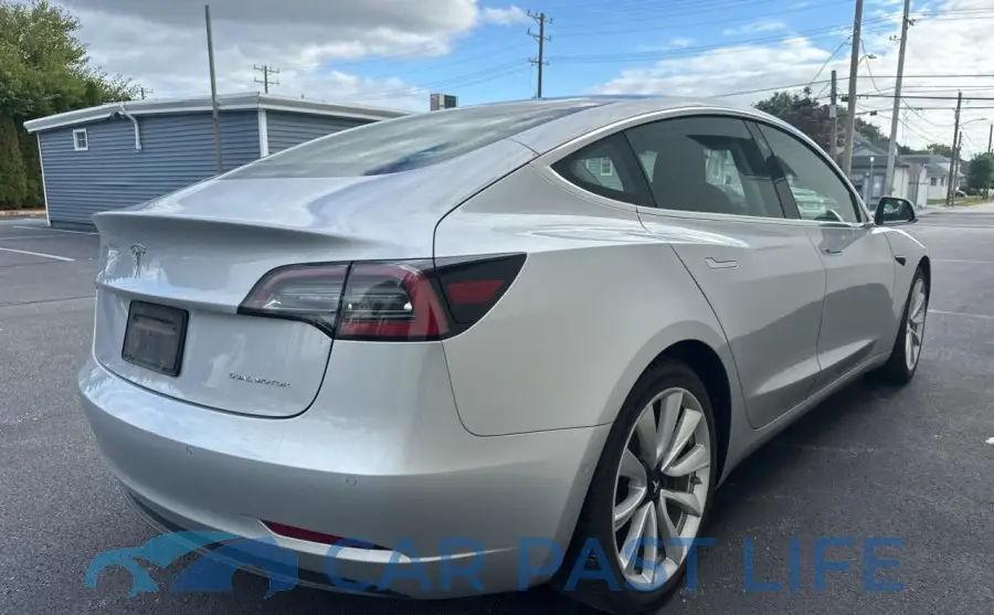 5YJ3E1EB8JF121473# 4
