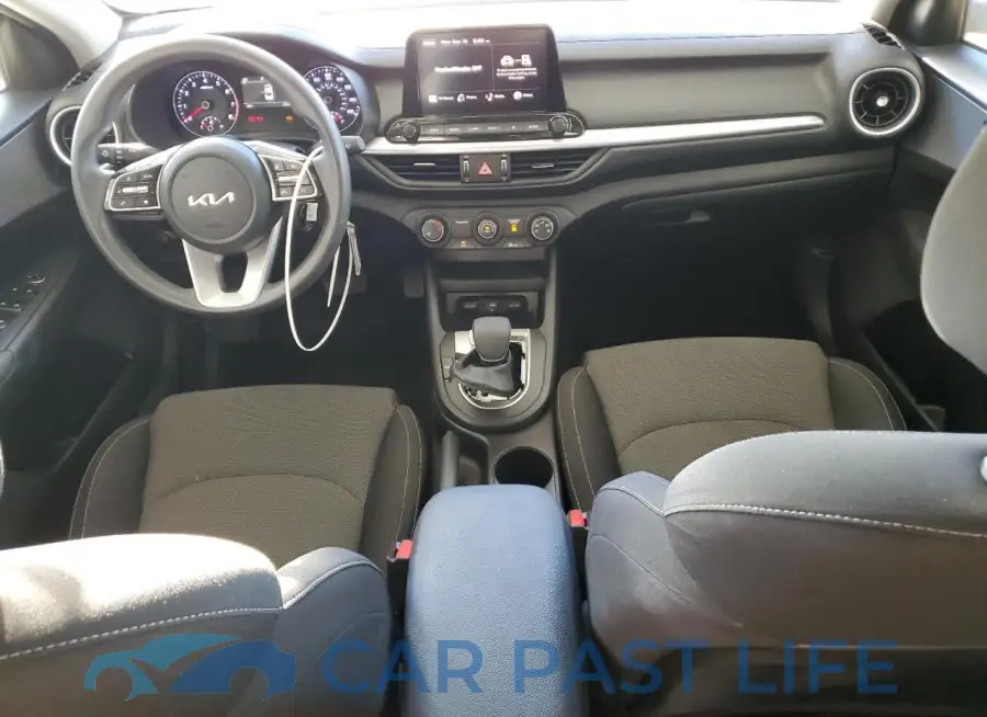 3KPF24AD1PE588411# 8