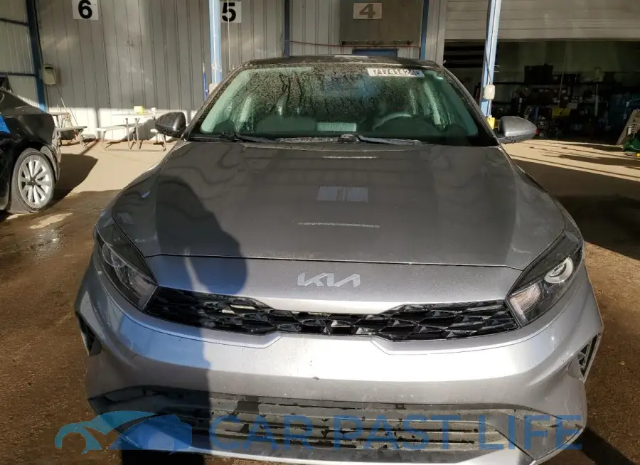 3KPF24AD1PE588411# 5