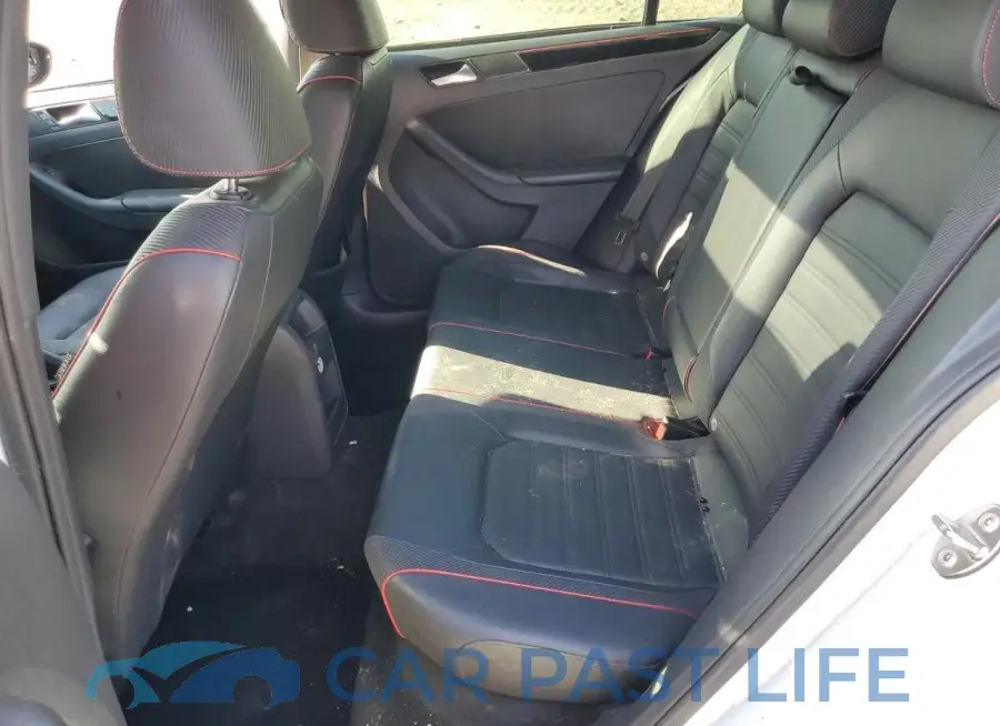 3VW5T7AJ4FM255881# 10