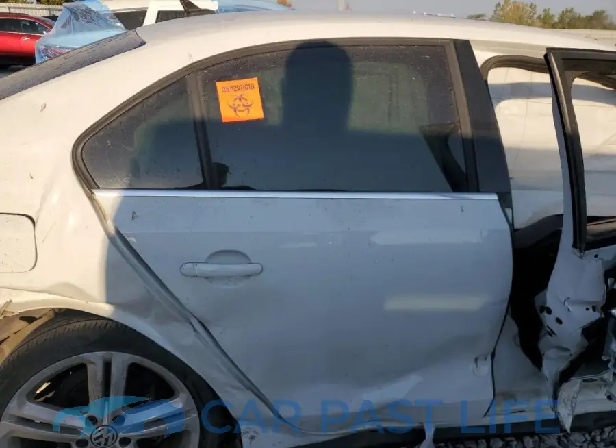 3VW5T7AJ6FM335697# 10