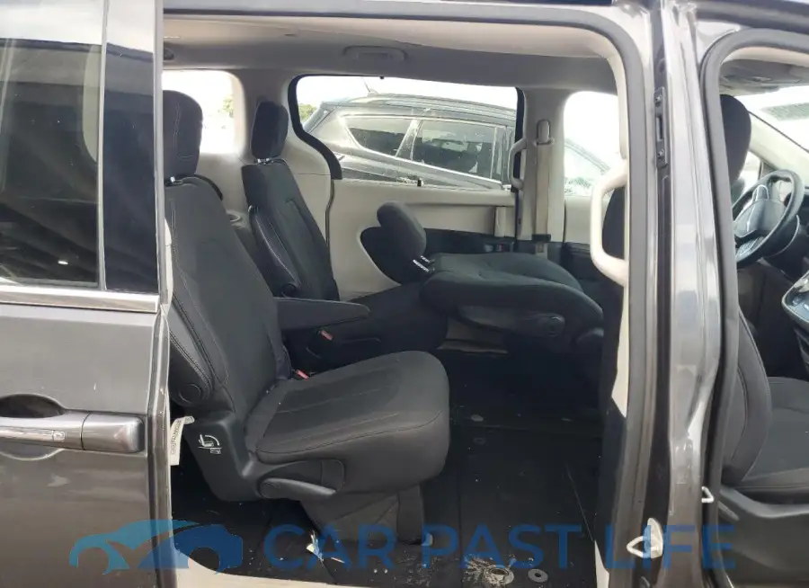 2C4RC1FG5KR628525# 11
