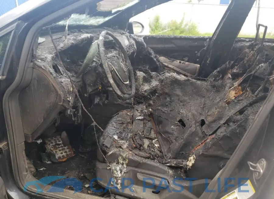 3VW217AU7FM002962# 7