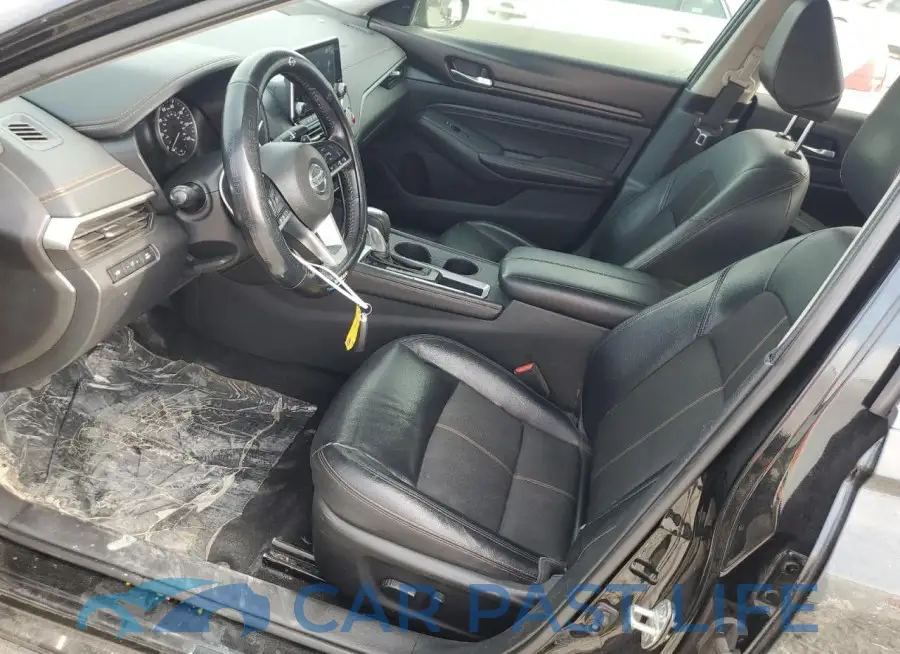 1N4BL4CV5KC200670# 7