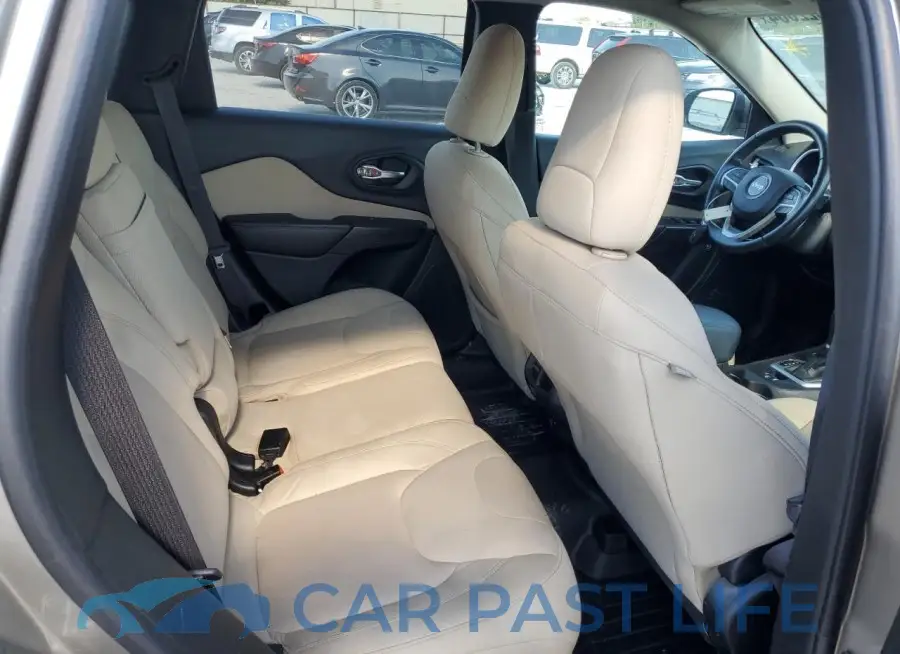 1C4PJLCS5HW559028# 11
