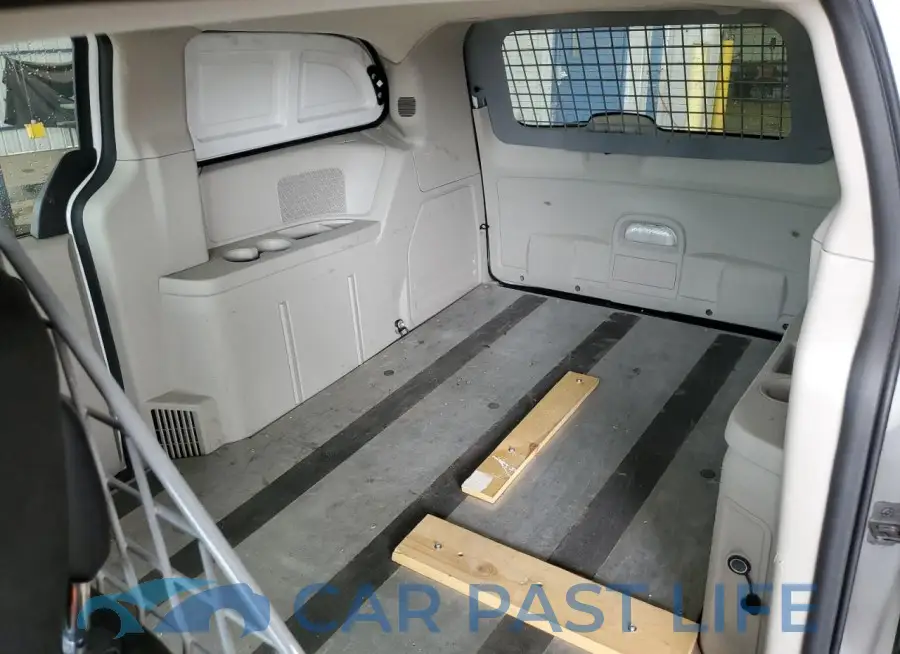 2C4JRGAG6FR702241# 10