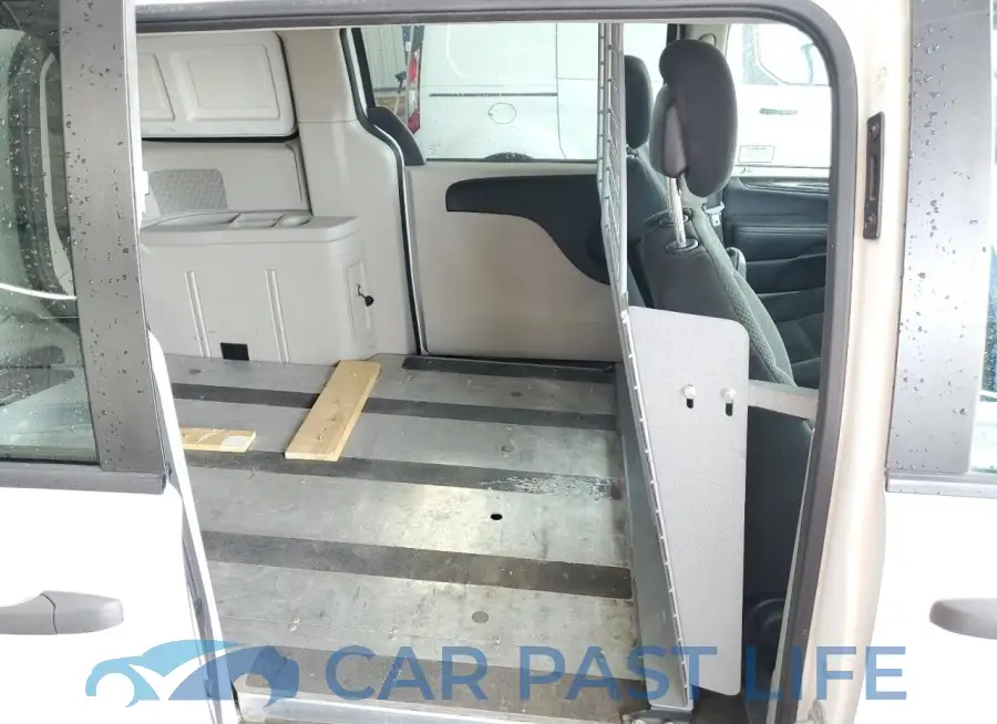 2C4JRGAG6FR702241# 11
