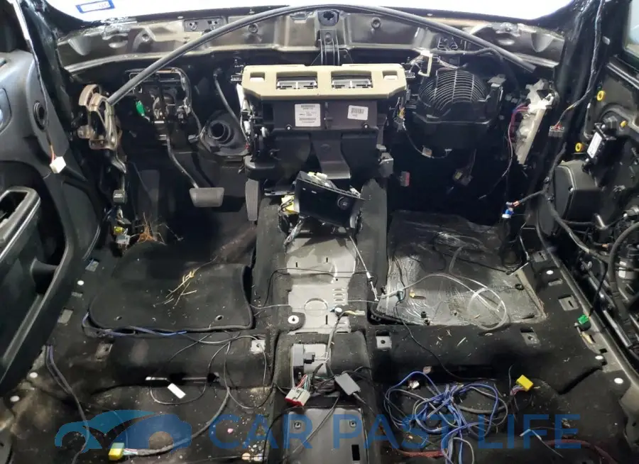 2C3CDXCT6LH245597# 8