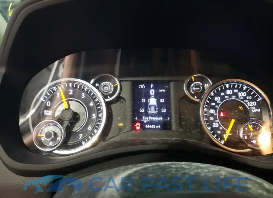 3C6UR5CJ7KG635568# 9