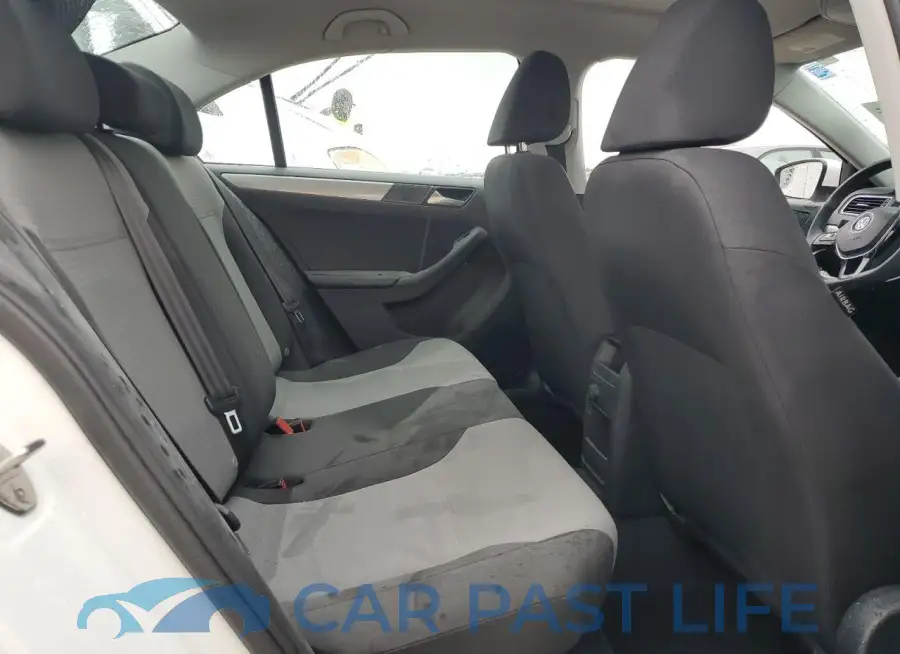 3VW2B7AJXHM353032# 10