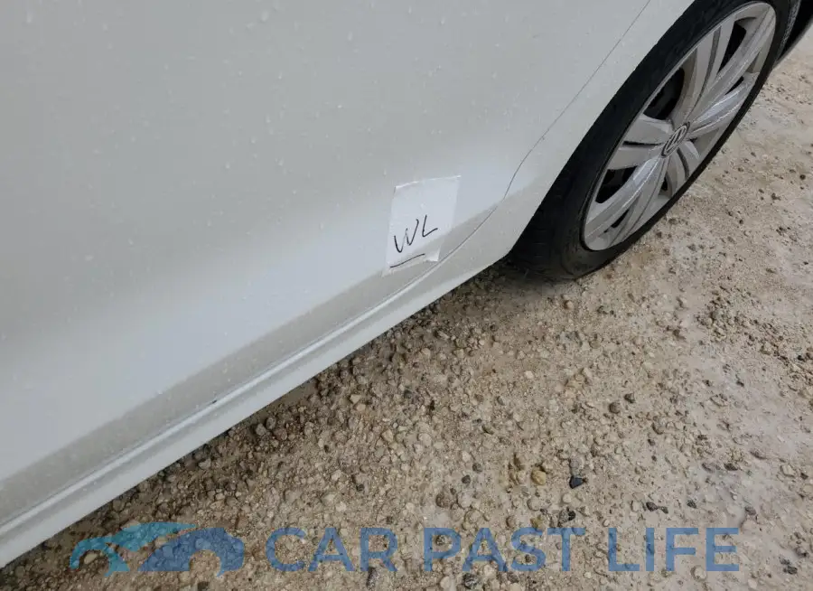 3VW2B7AJXHM353032# 12
