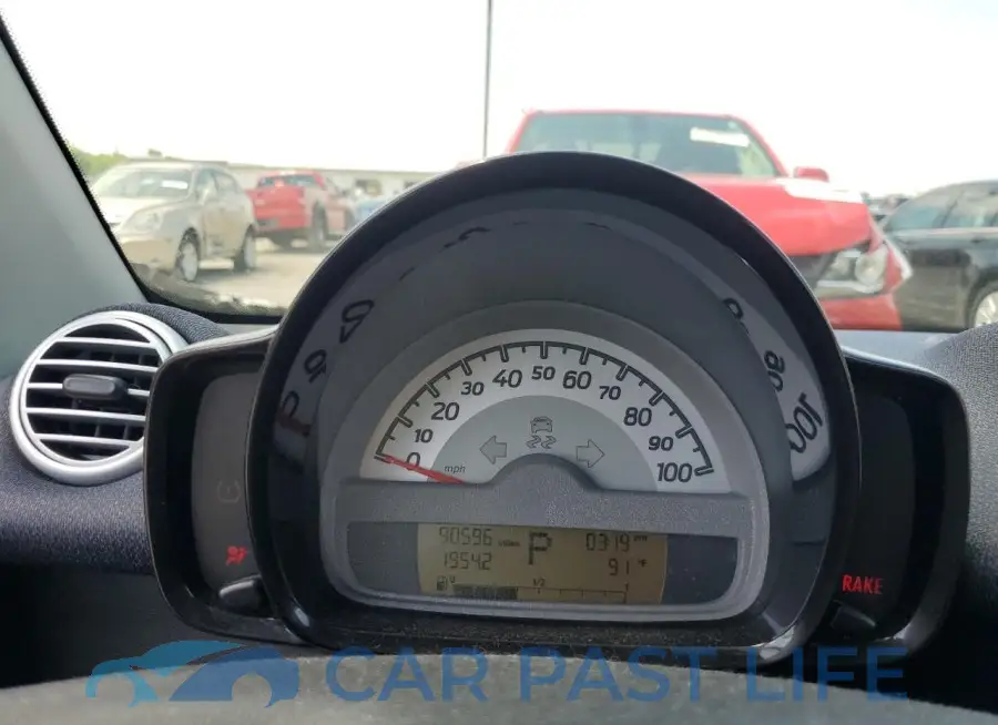 WMEEJ3BA8FK802529# 9