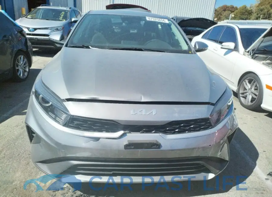 3KPF24AD8RE713374# 5