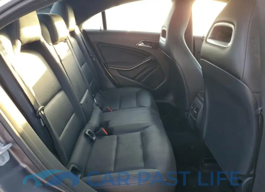 WDDSJ4EB8JN527222# 10