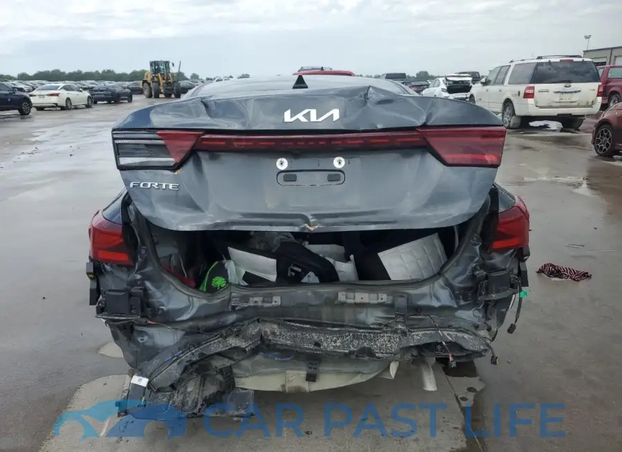 3KPF24AD8RE721541# 6