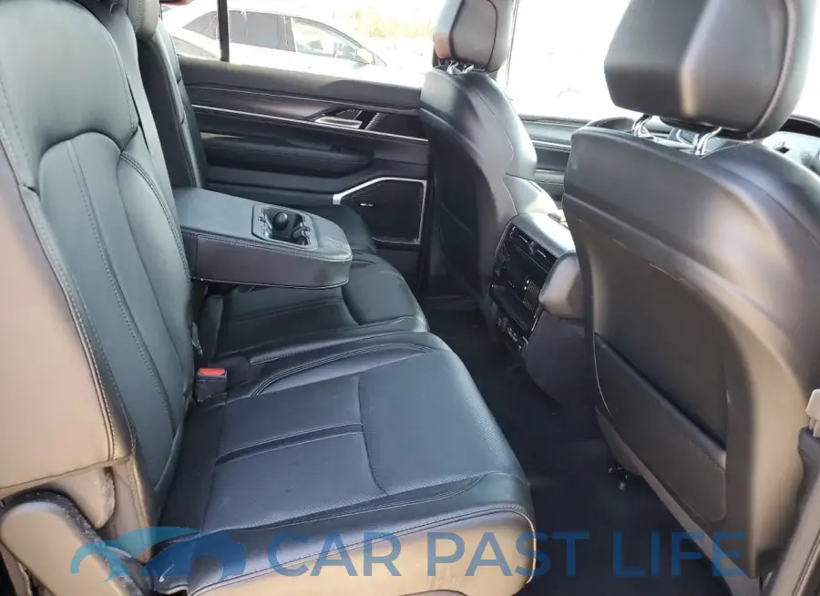 1C4SJVBP6RS125860# 11