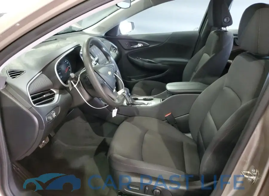 1G1ZD5ST2RF127335# 7