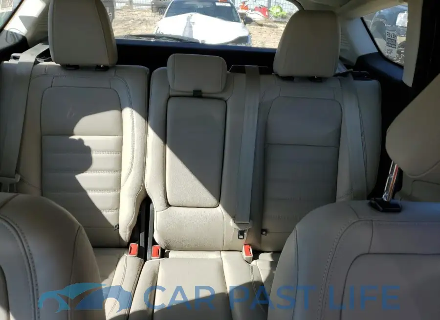 1FADP5DU5JL100818# 10