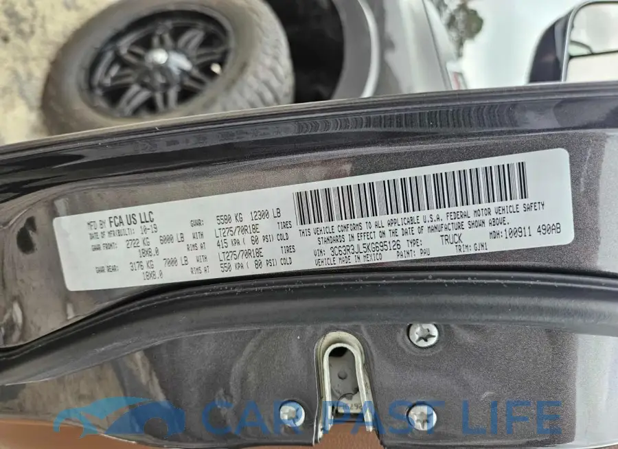 3C63R3JL5KG695126# 10