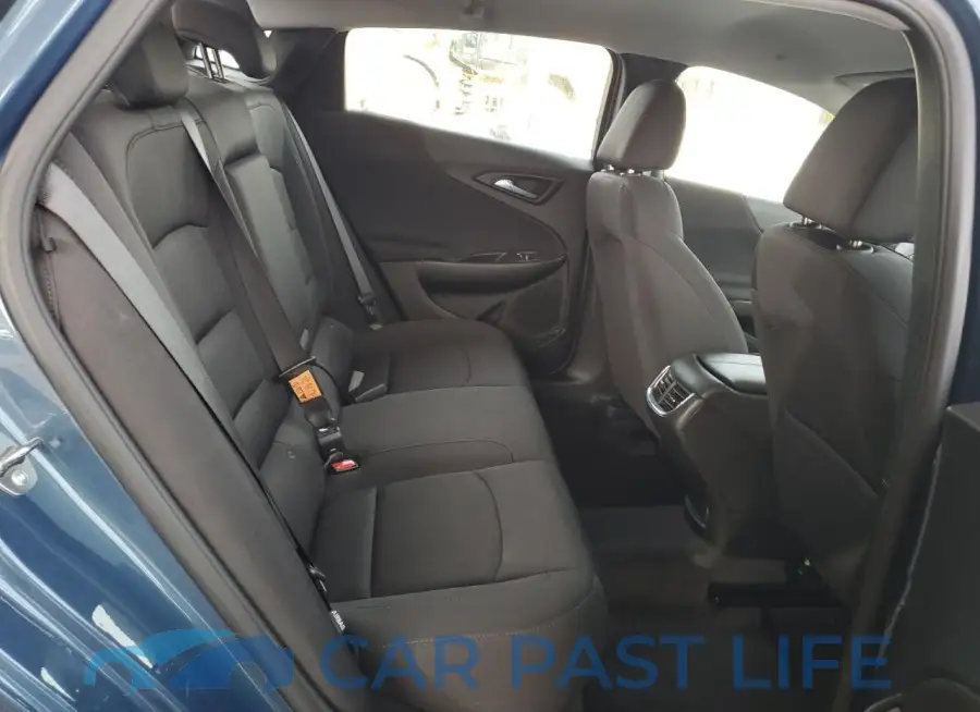 1G1ZD5ST3RF208876# 10