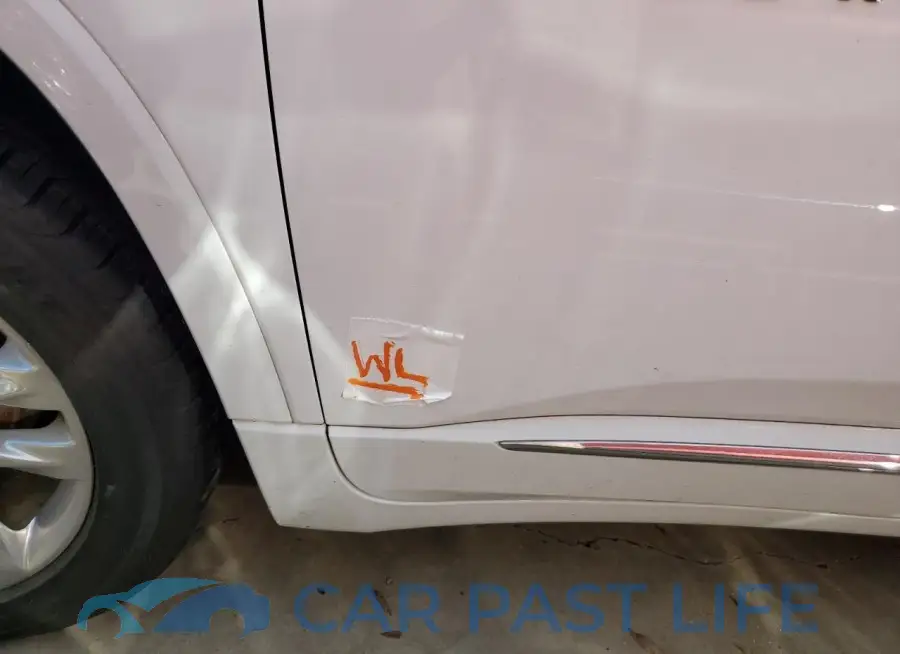 1GNEVJKW5KJ166856# 13