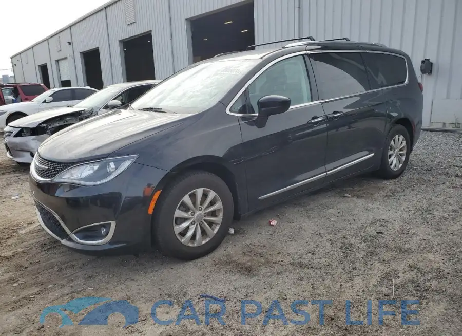 2C4RC1BG1JR142962# 1