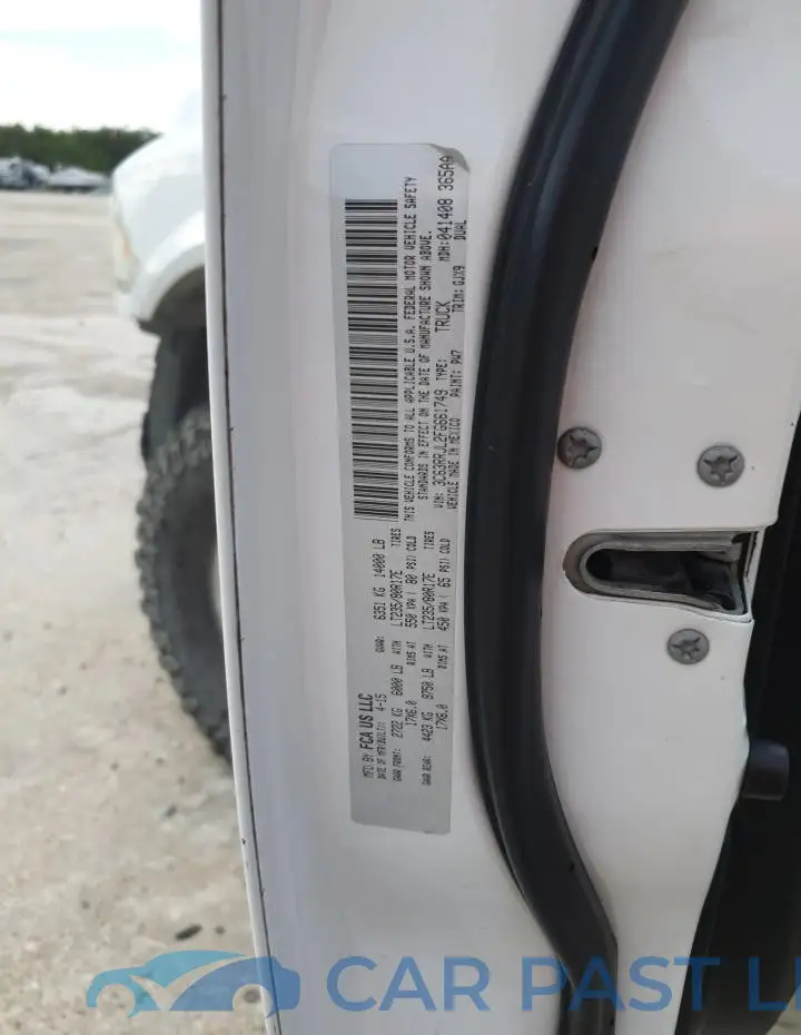 3C63RRJL2FG661749# 13