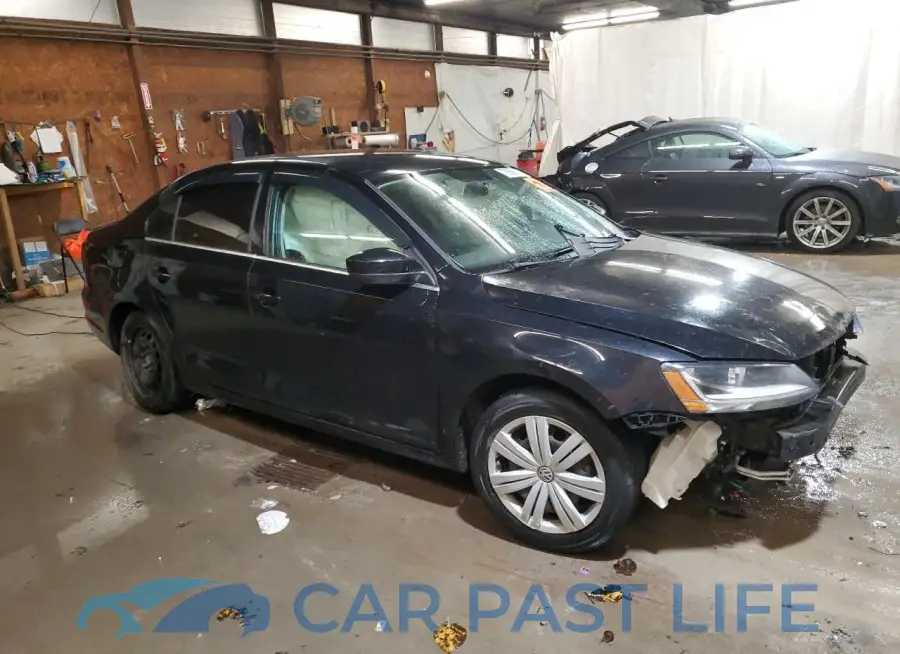 3VW2B7AJ2HM390642# 4