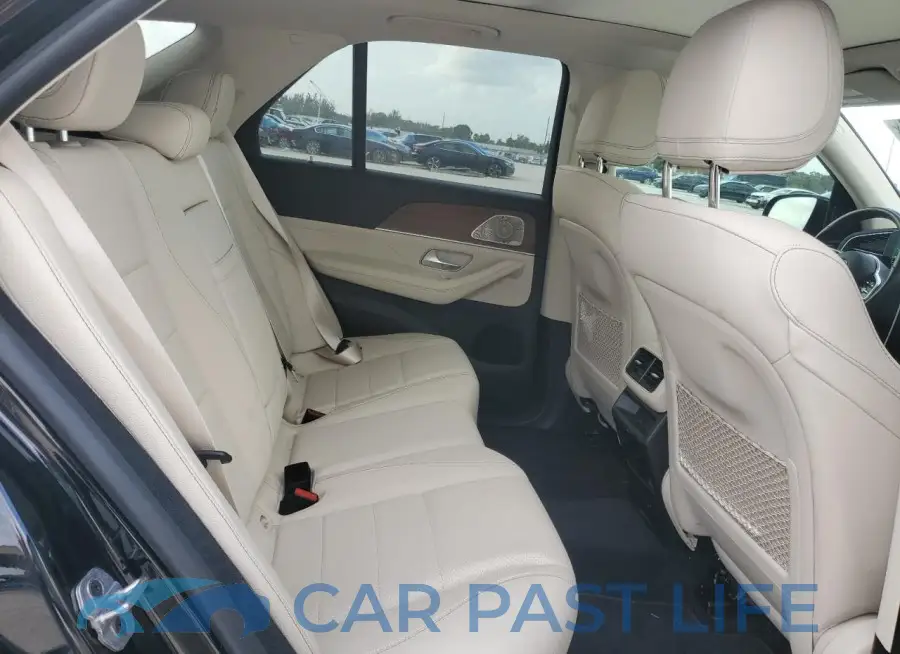 4JGFB4JB7PA897135# 11