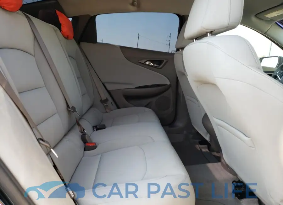 1G1ZB5ST8NF207450# 10