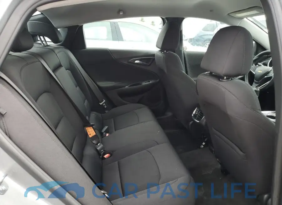 1G1ZD5ST3PF231927# 10