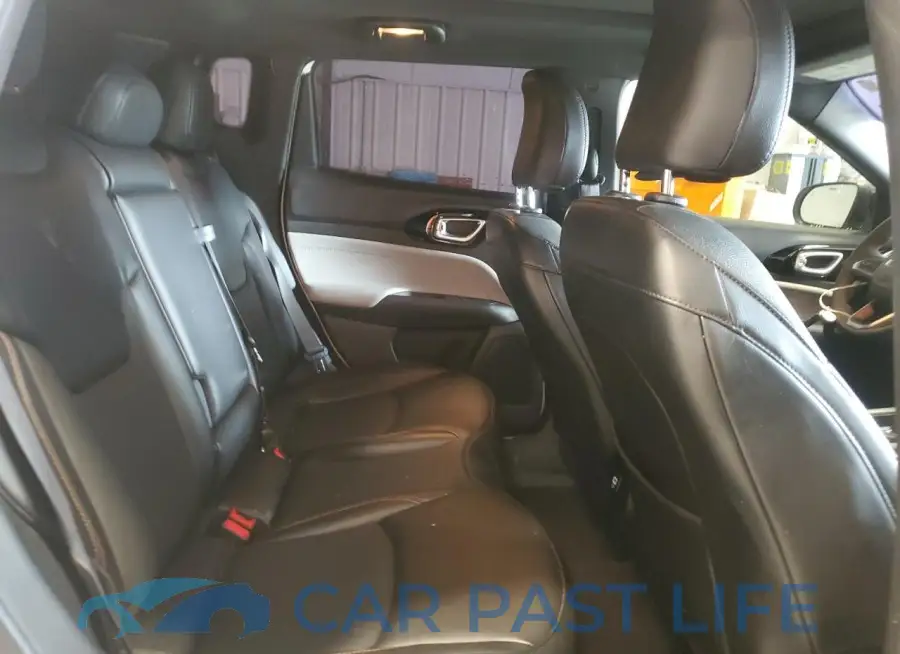 3C4NJDCN4PT542863# 10