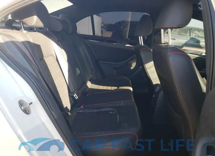 3VW4T7AJ4FM334284# 10