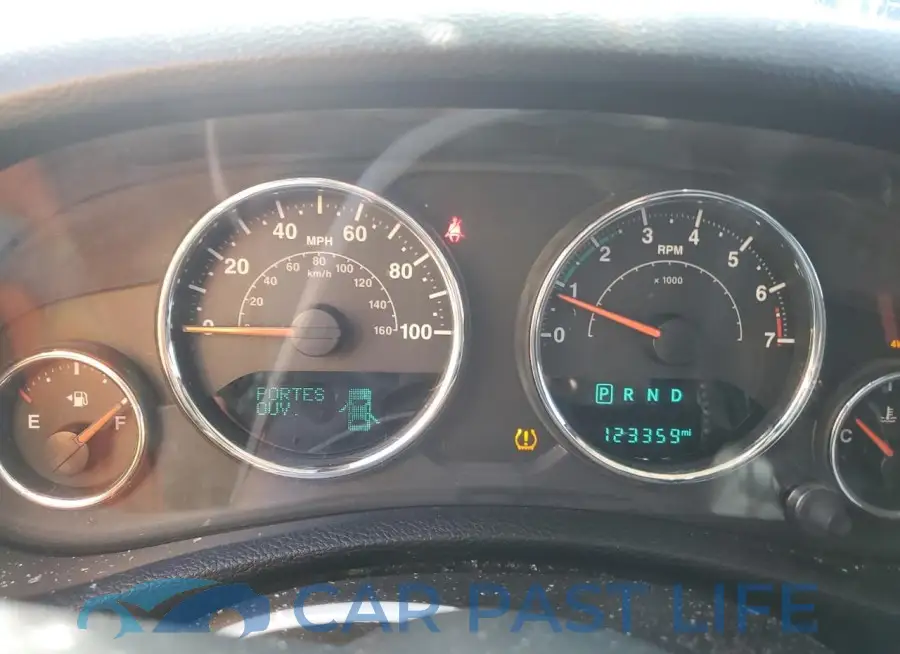 1C4BJWDG9HL613552# 9