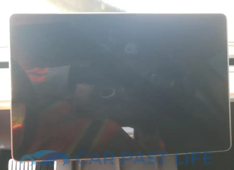 5YJ3E1EC8PF635504# 9
