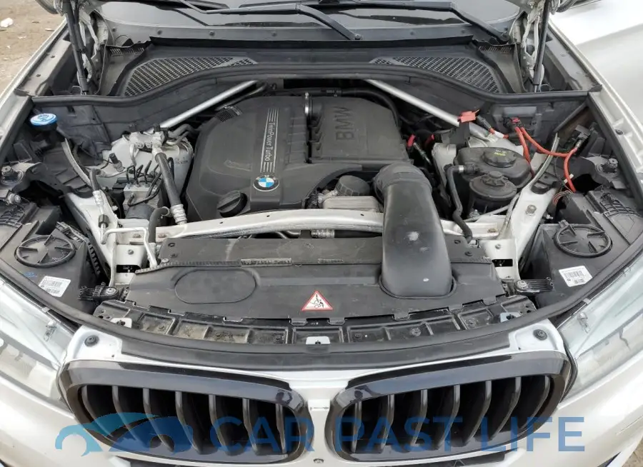 5UXKU2C5XF0N76038# 12
