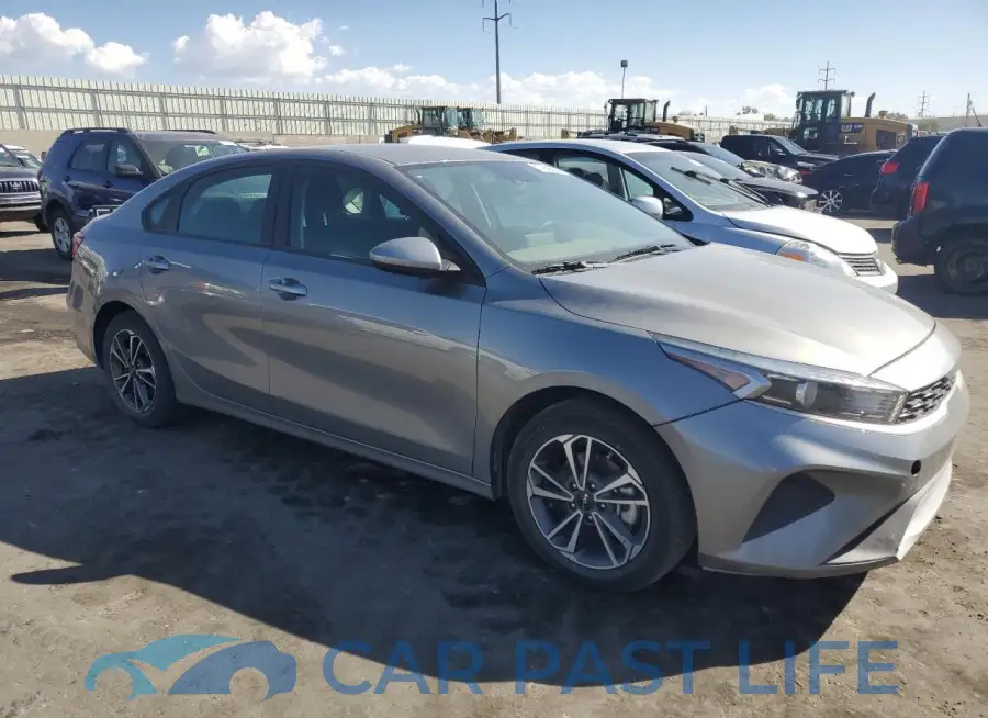 3KPF24AD1PE506984# 4