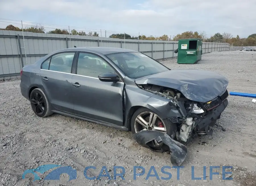 3VW4T7AJ6FM413018# 4