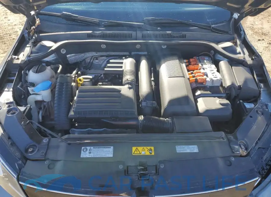 3VW637AJ8GM212182# 11