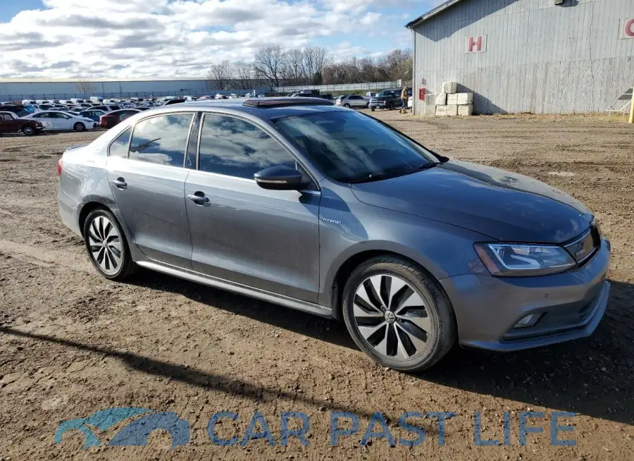 3VW637AJ8GM212182# 4