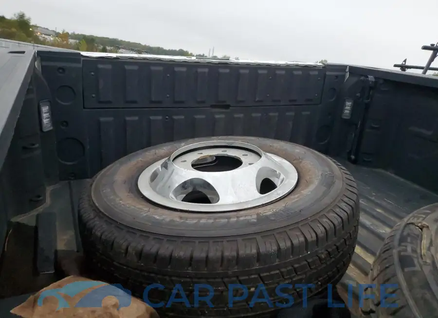 1GT58REY8NF170161# 13