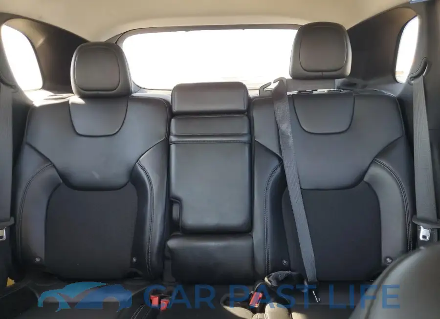1C4PJLLB8KD184268# 10