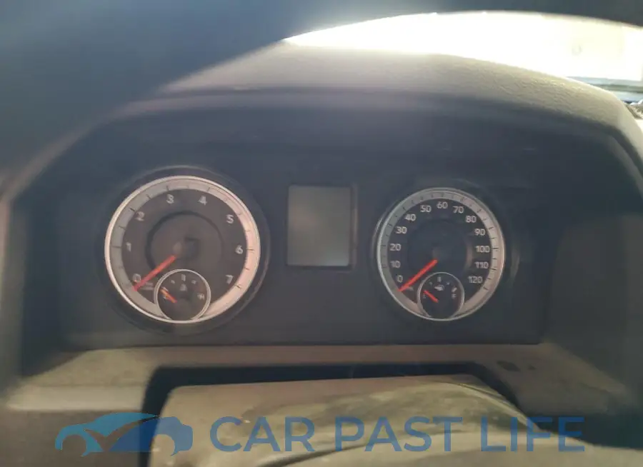 3C6JR6DG8FG605576# 9