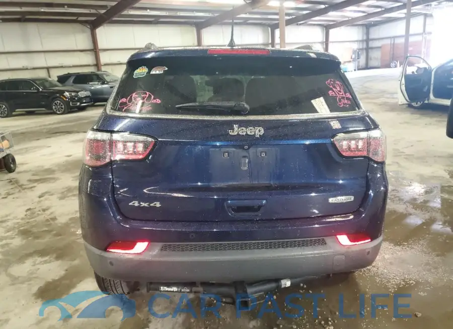 3C4NJDBB2JT114921# 6
